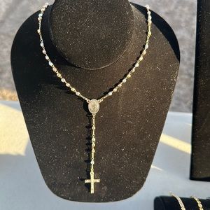 Woman’s 2 tone rosary gold filled